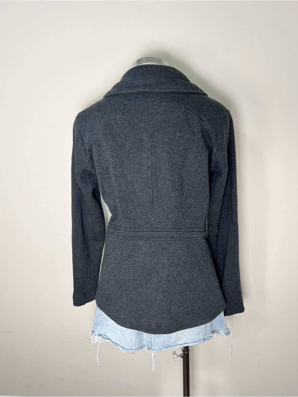Lululemon Womens &go Take Off Jacket Size 6 Gray Full Zip Athletic Running - Picture 9 of 14